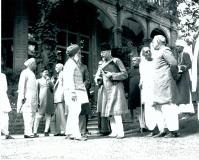 Leader’s Conference at Simla June- July 1945. Congress President, Maulana Azad talking with Master Tara Singh. Other Political leaders are seen in the picture are Mr. Pandit, Mr. Jinah, Mr. C. Rajagopalachari and Dr. Khan Sahib